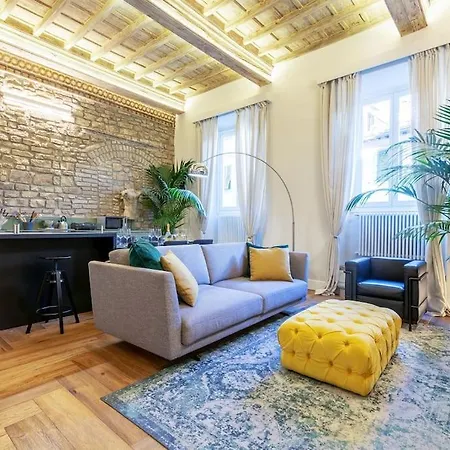 Palazzo Dei Signori Luxury Design Loft Apt With View, Florence