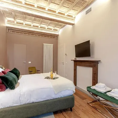 Palazzo Dei Signori Luxury Design Loft Apt With View, Florence *