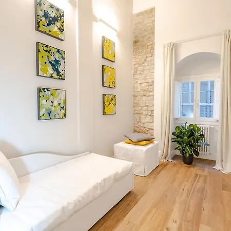 Apartment Palazzo Dei Signori Luxury Design Loft Apt With View, Florence Florence
